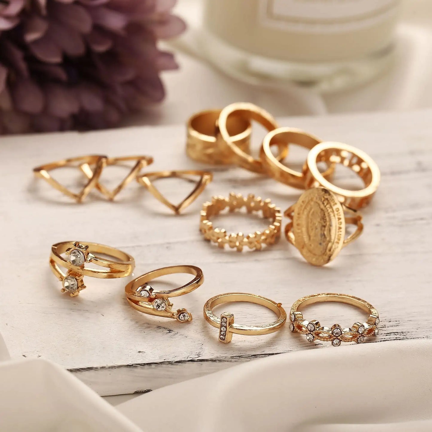 18k Gold Medallion Ring Set