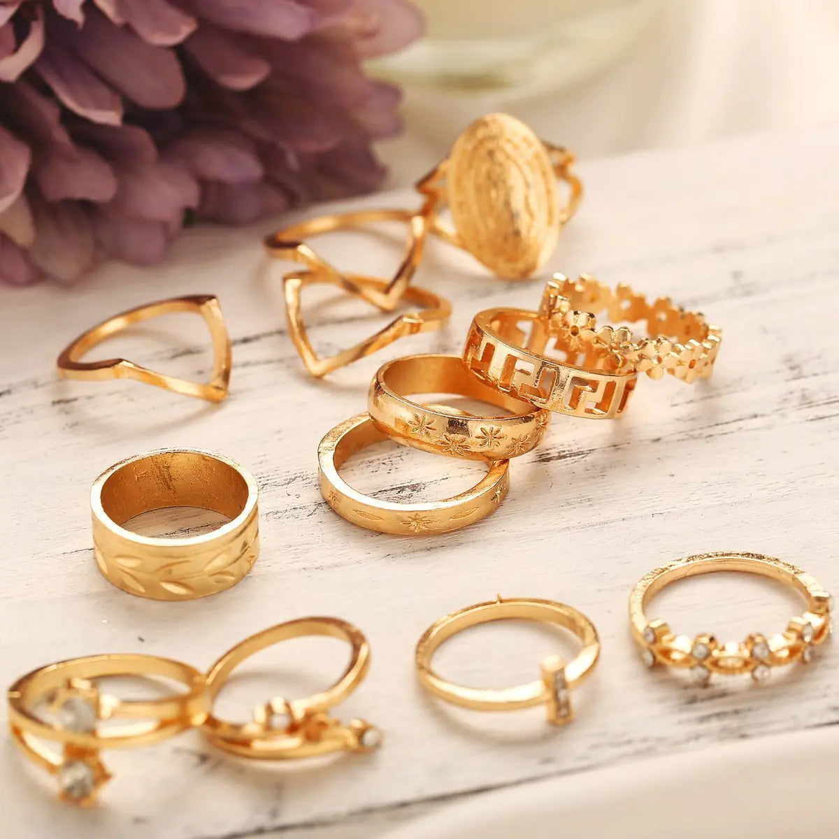 18k Gold Medallion Ring Set